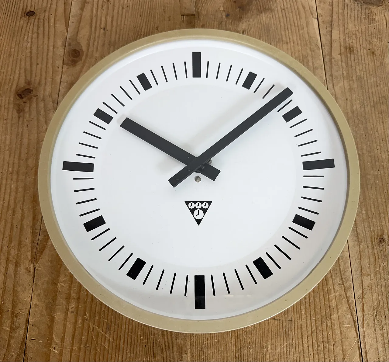 Industrial Beige Bakelite Wall Clock From Pragotron, 1970s 8