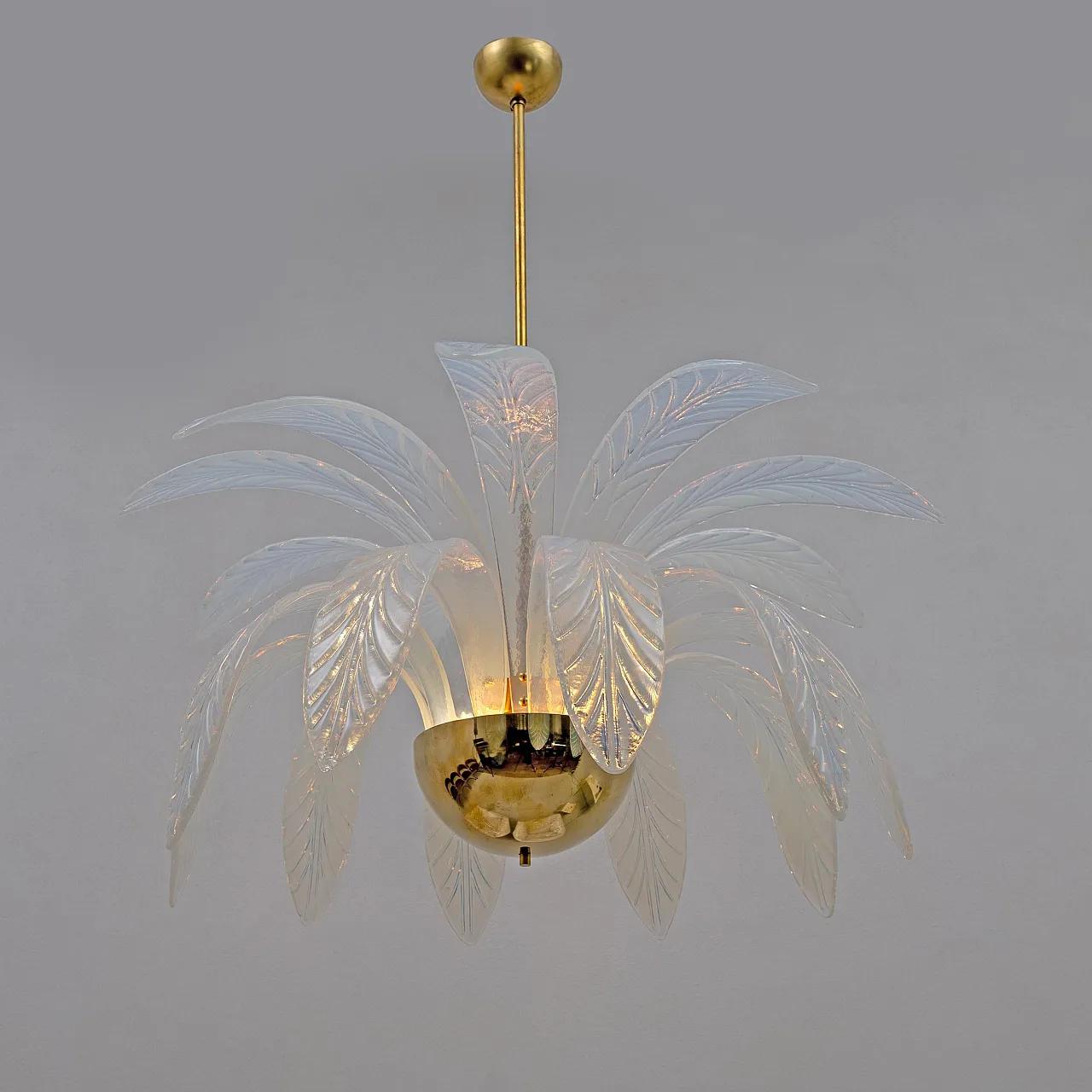 Iridescent Murano glass and brass palm leaves chandelier, 20th century 3
