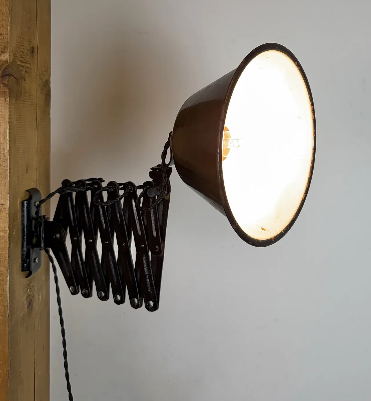 Industrial Black Enamel Scissor Wall Lamp, 1930s 18