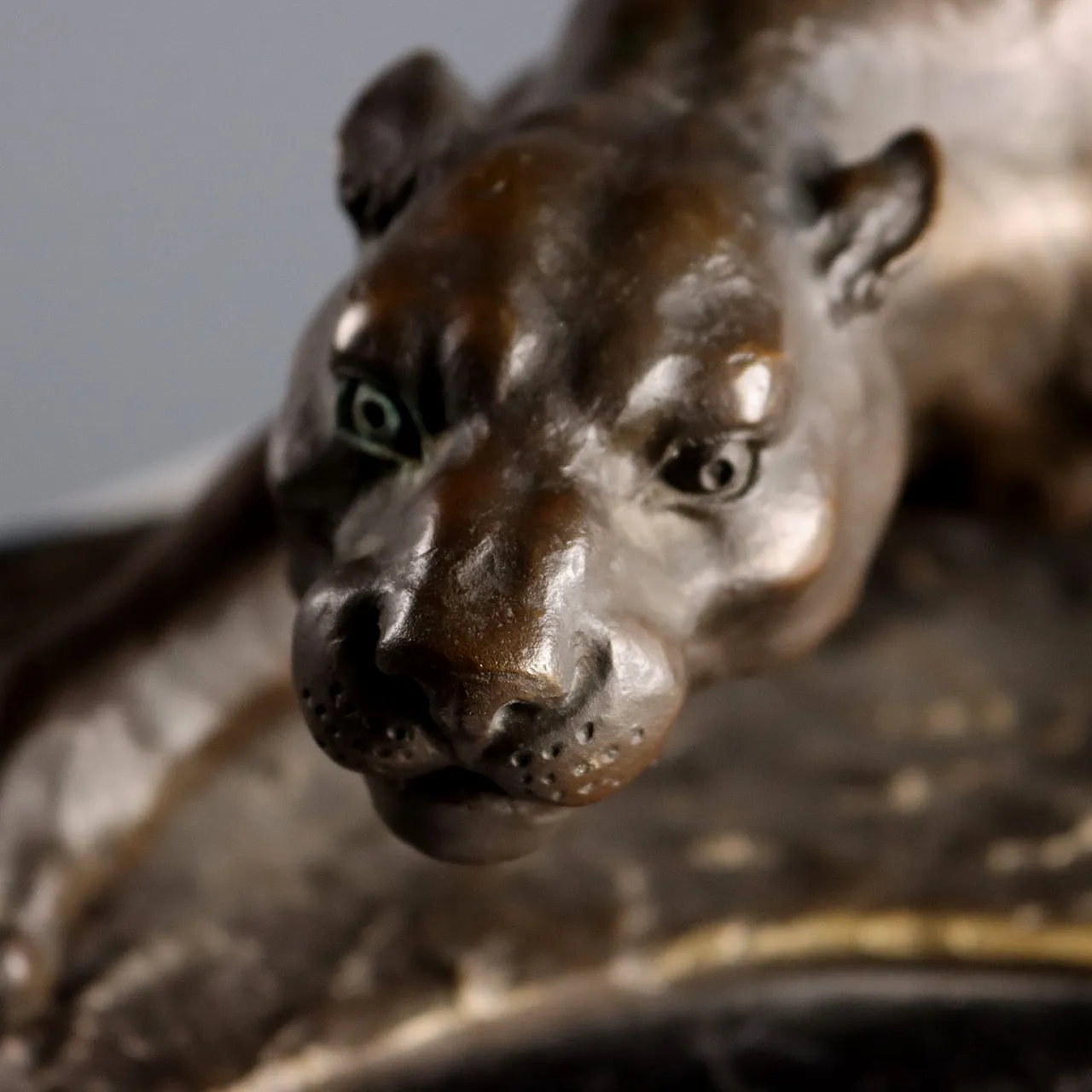 Bronze statue of a lurking tiger on a marble base, 20th century 3