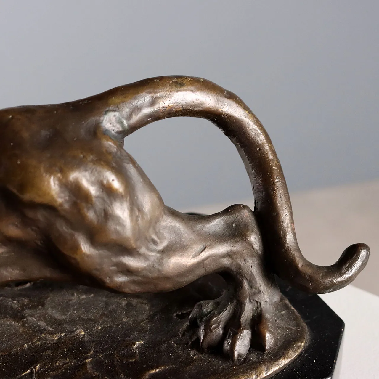 Bronze statue of a lurking tiger on a marble base, 20th century 4