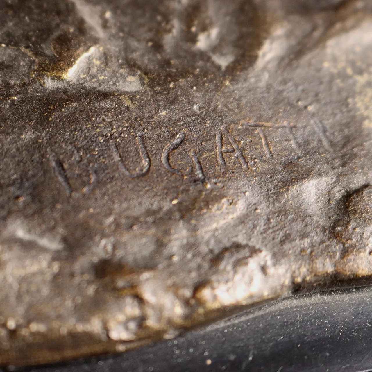 Bronze statue of a lurking tiger on a marble base, 20th century 7