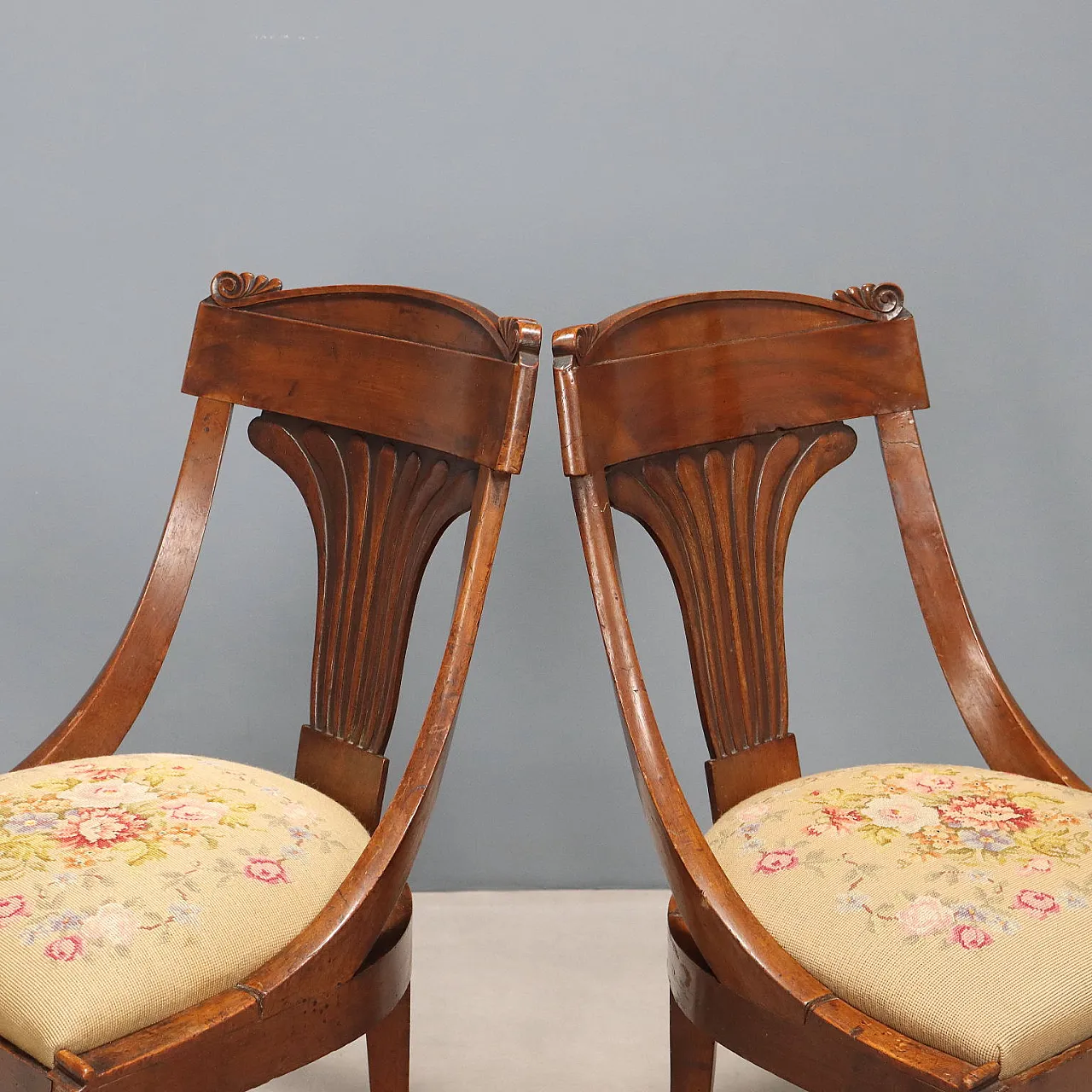 Coppia di sedie Luigi Filippo in noce, tardo '800 4