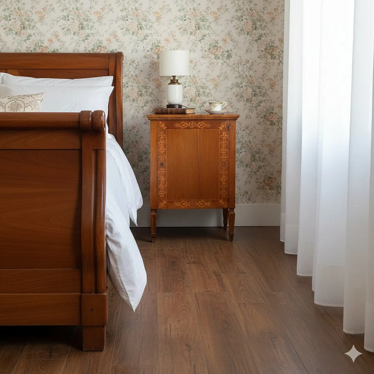 Comodino in noce con intarsi e finiture in acero, fine '800 2