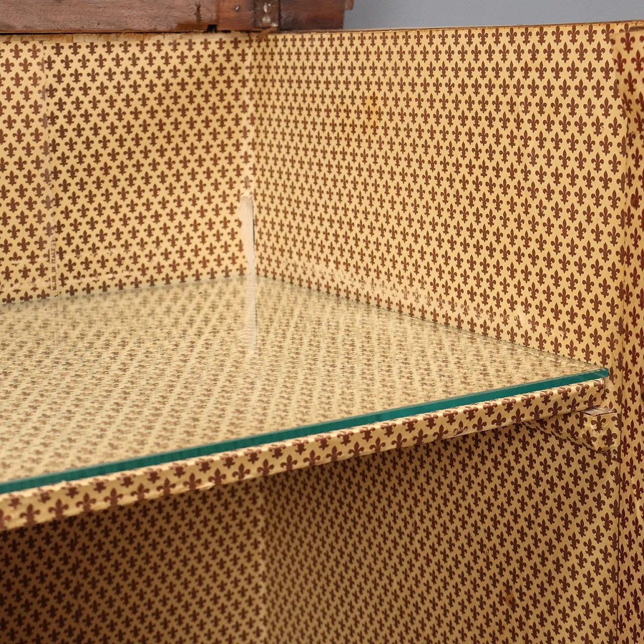 Comodino in noce con intarsi e finiture in acero, fine '800 5