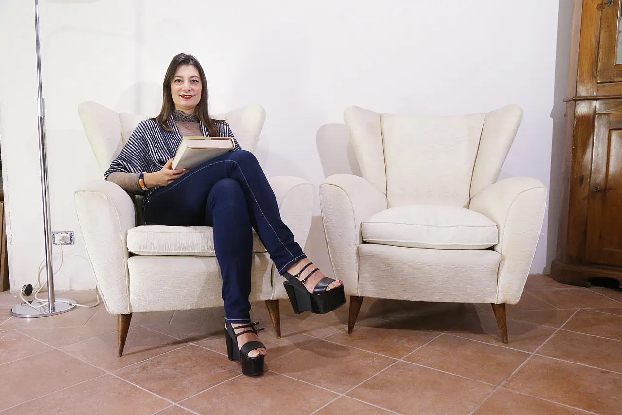 Pair of white armchairs, 50s 7