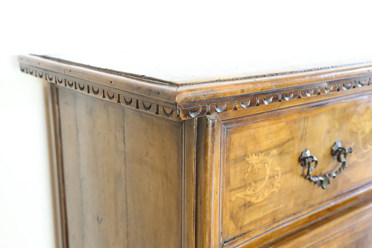 Louis XV style chest of drawers, Venetian manufacture, 20th century 5