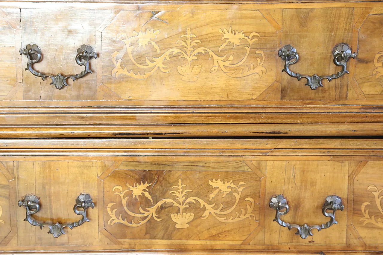 Louis XV style chest of drawers, Venetian manufacture, 20th century 7