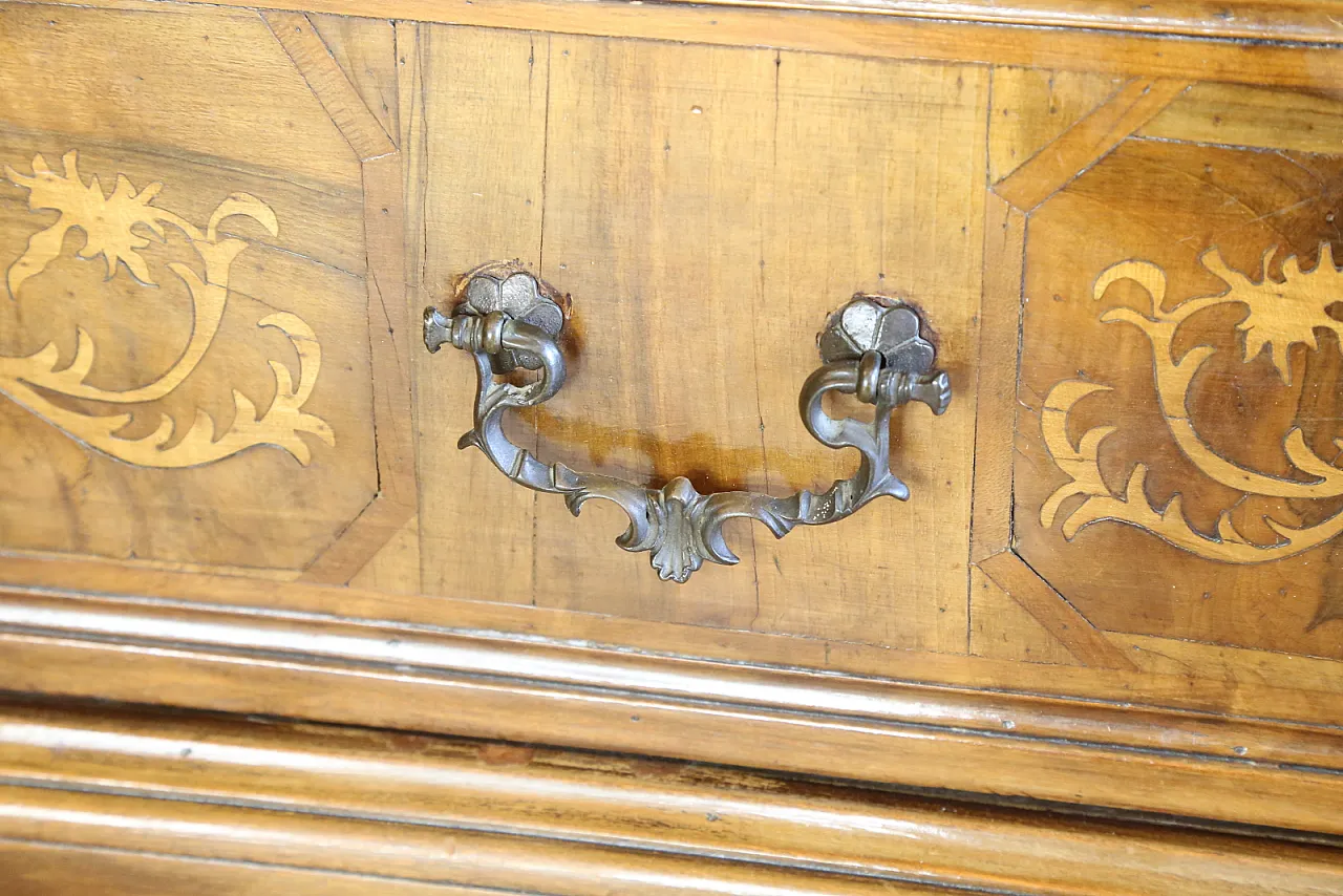 Louis XV style chest of drawers, Venetian manufacture, 20th century 8