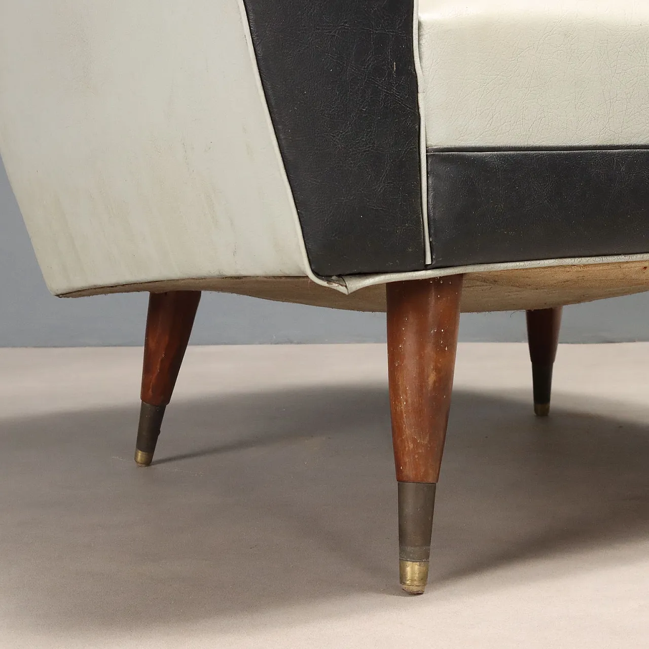 Coppia di poltrone con imbottitura in espanso e molle, '900 8