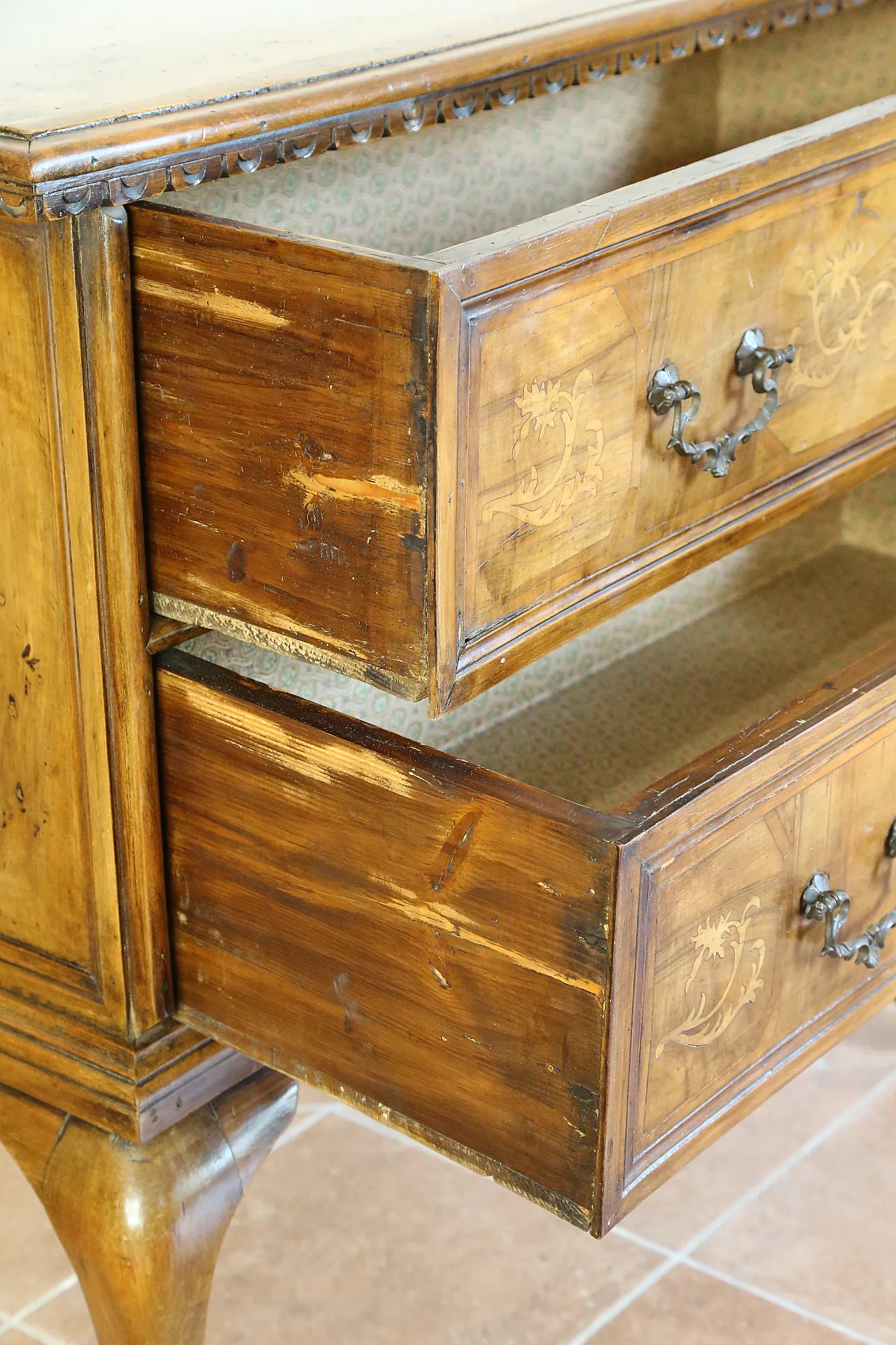 Louis XV style chest of drawers, Venetian manufacture, 20th century 23