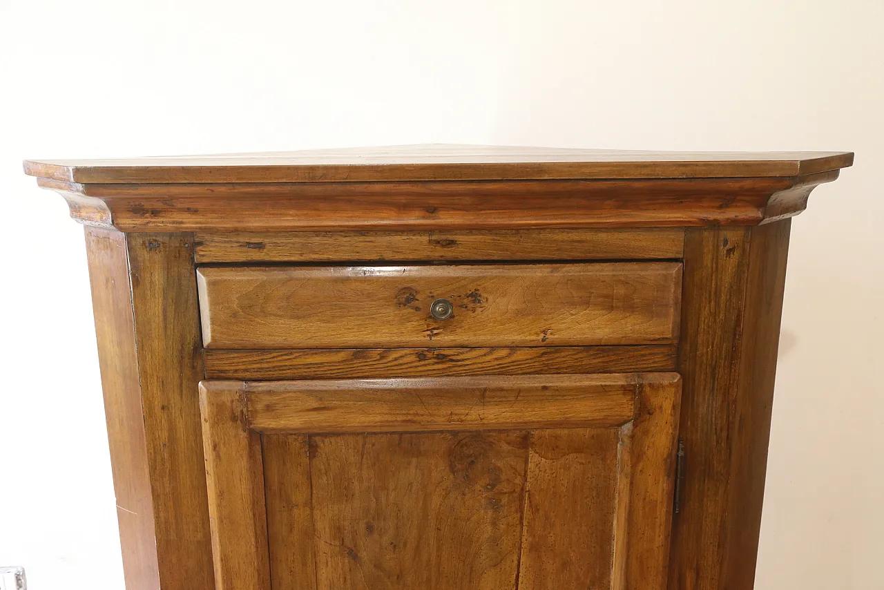 large antique Venetian corner cabinet in solid elm oak 18th century 2