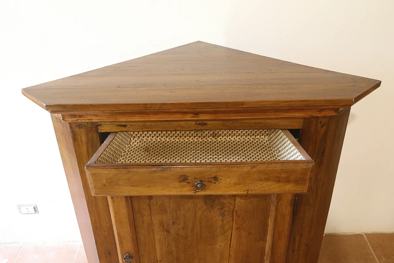 large antique Venetian corner cabinet in solid elm oak 18th century 7