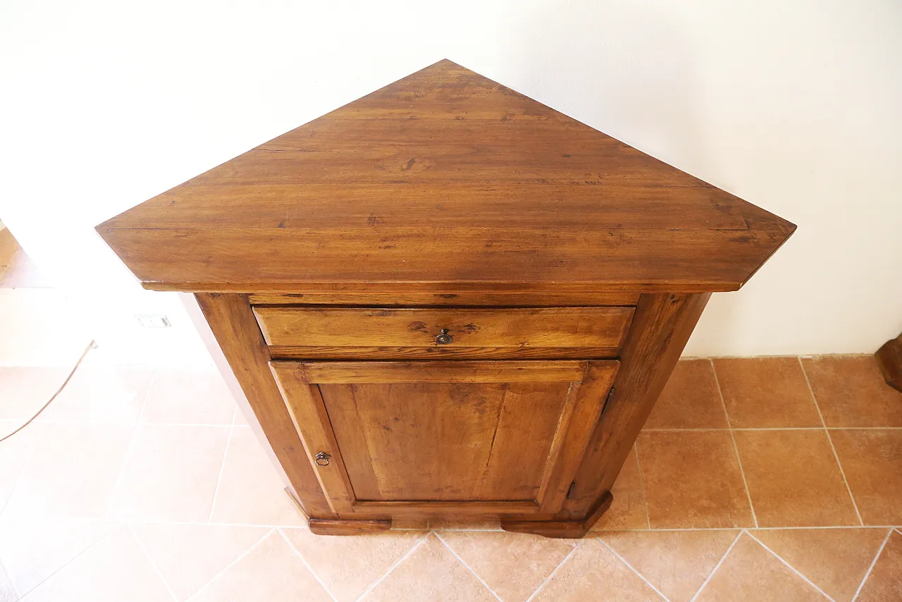large antique Venetian corner cabinet in solid elm oak 18th century 28