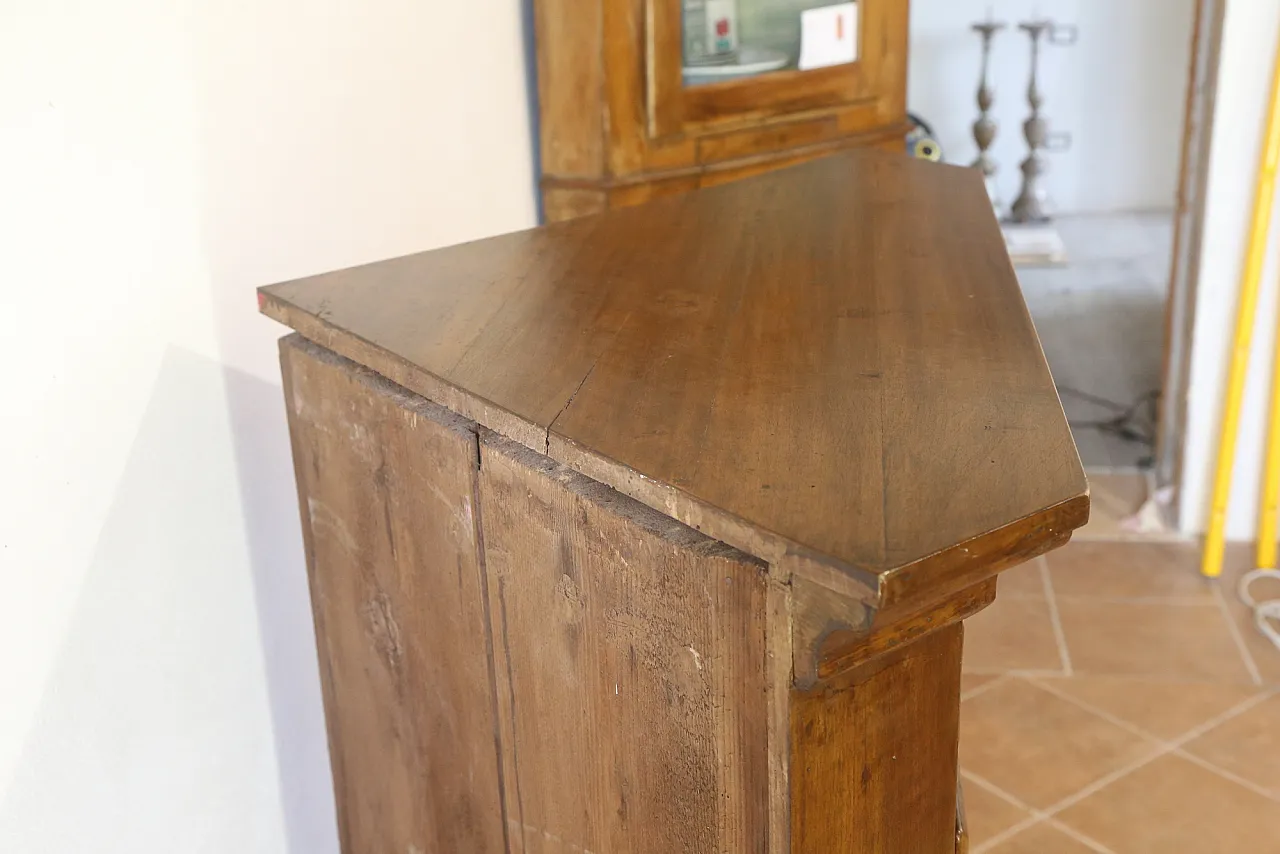 large antique Venetian corner cabinet in solid elm oak 18th century 33