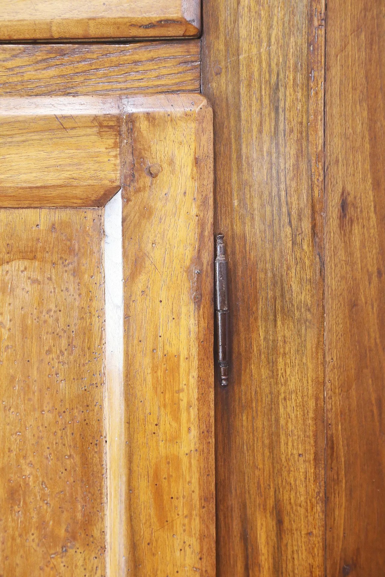 large antique Venetian corner cabinet in solid elm oak 18th century 42
