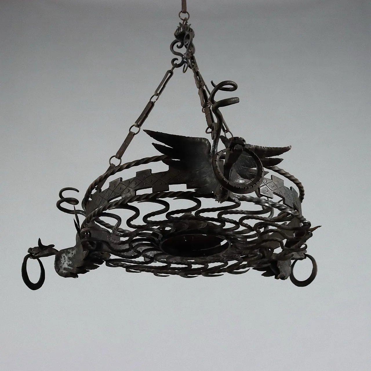 Lampadario stile Neorinascimento in ferro, inizio '900 3