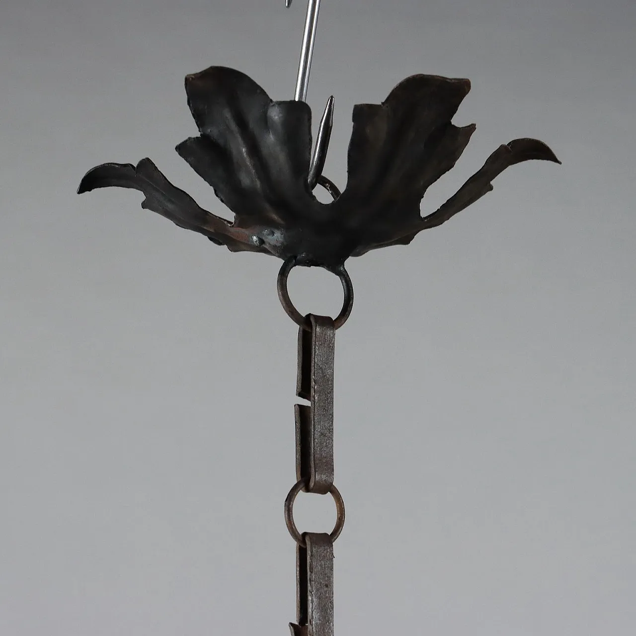 Lampadario stile Neorinascimento in ferro, inizio '900 5
