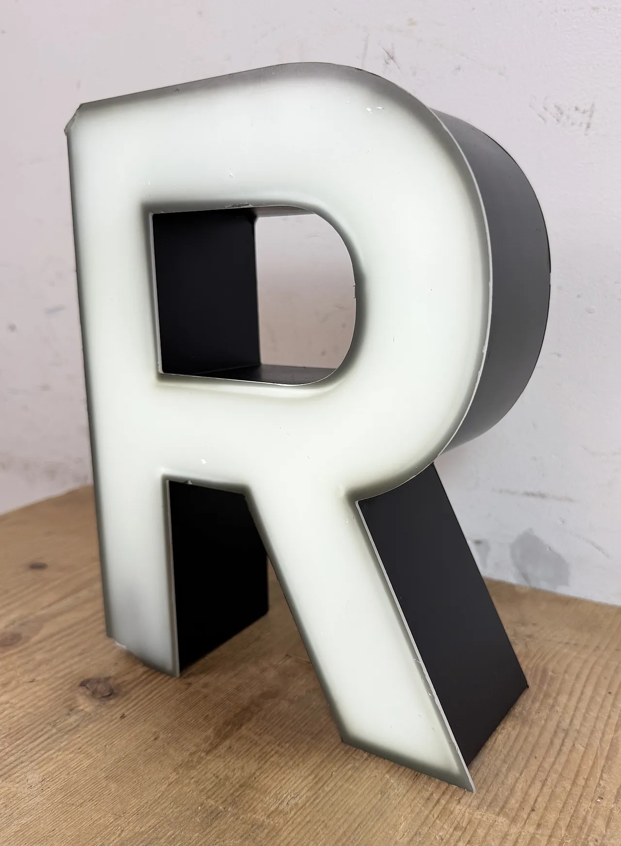 Vintage Industrial Illuminated Letter R, Metal & Plastic, 1970s 12
