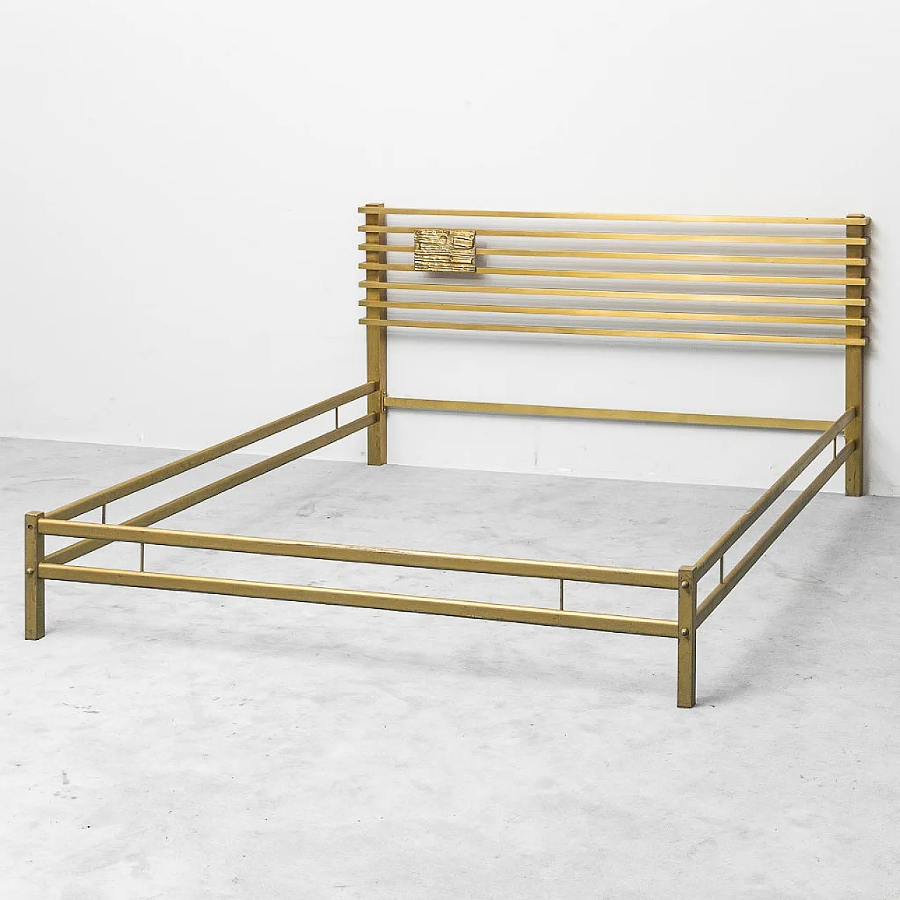 Double bed by Luciano Frigerio in brass and metal, 1970s 1