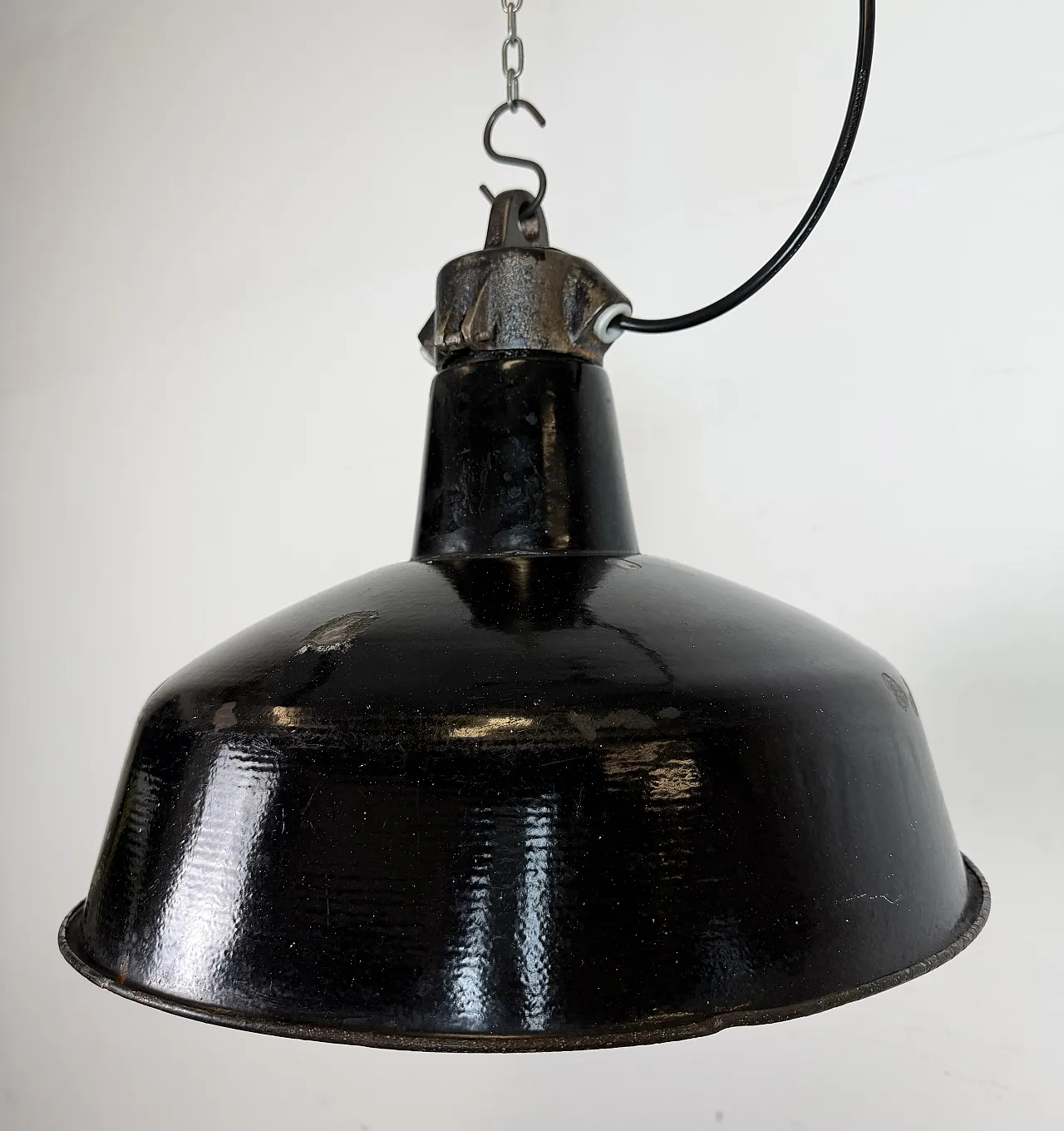 Industrial Black Enamel Factory Lamp with Cast Iron Top, 1950s 6