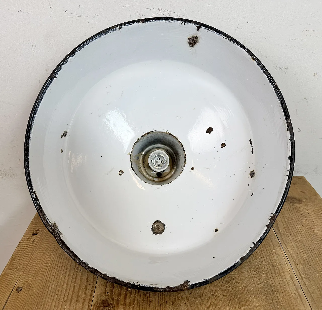 Industrial Black Enamel Factory Lamp with Cast Iron Top, 1950s 18