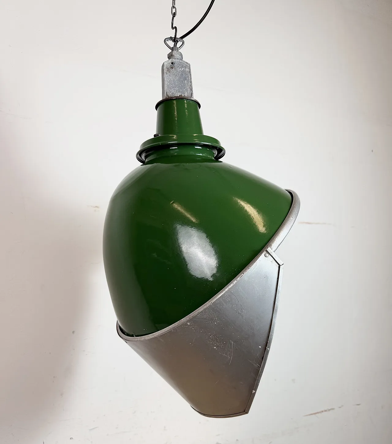 Large Industrial British Green Enamel Factory Pendant Lamp from Benjam 4