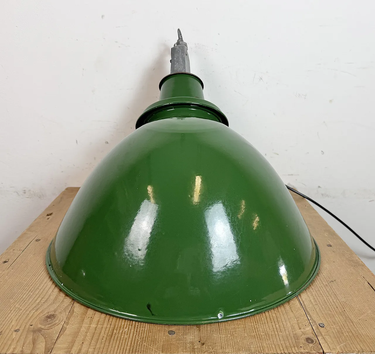Large Industrial British Green Enamel Factory Pendant Lamp from Benjam 18