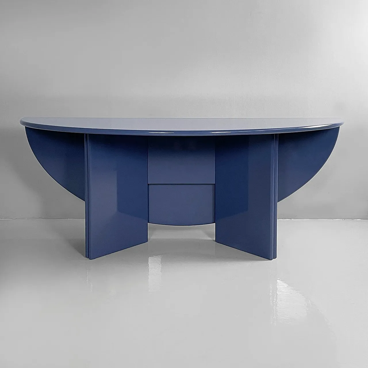 Tavolo Antella azzurro di Kazuhide Takahama per Cassina, anni '70 3