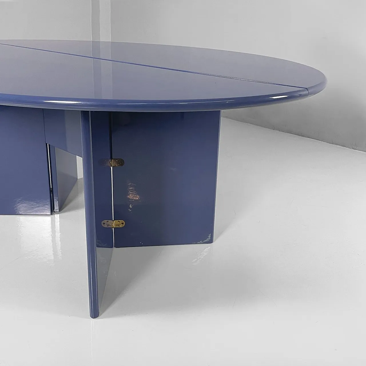 Tavolo Antella azzurro di Kazuhide Takahama per Cassina, anni '70 11