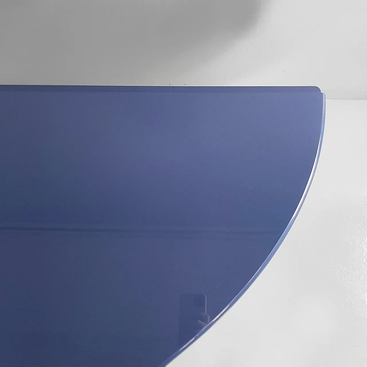 Tavolo Antella azzurro di Kazuhide Takahama per Cassina, anni '70 13