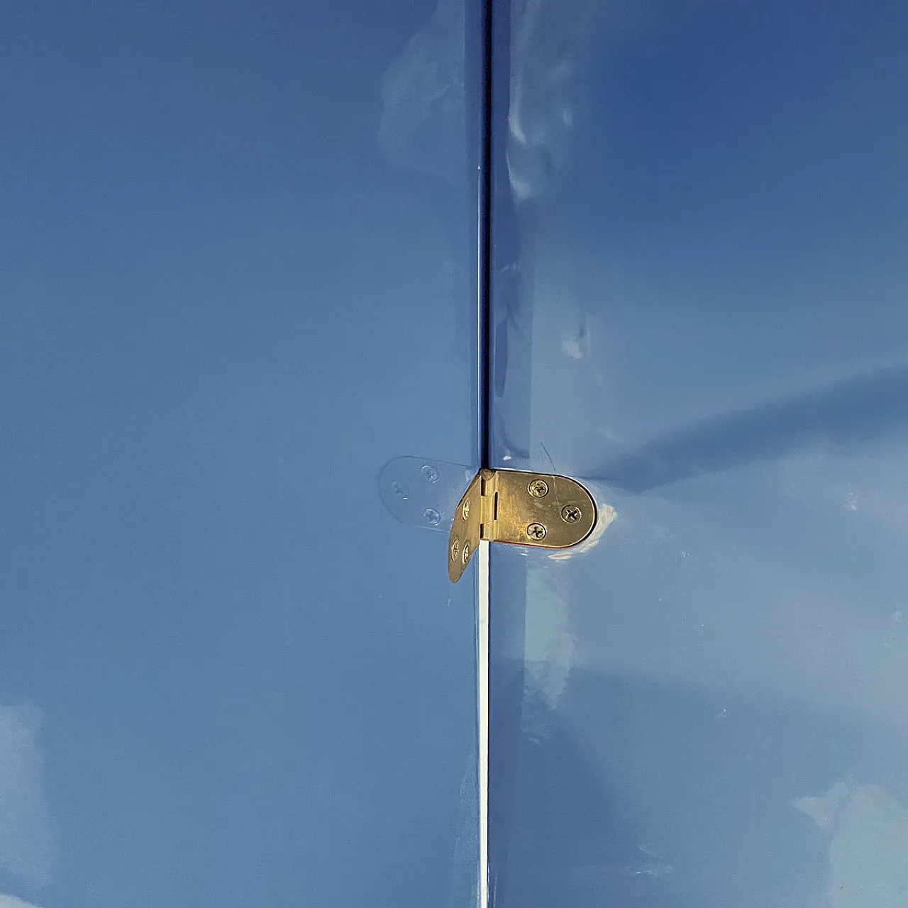 Tavolo Antella azzurro di Kazuhide Takahama per Cassina, anni '70 14