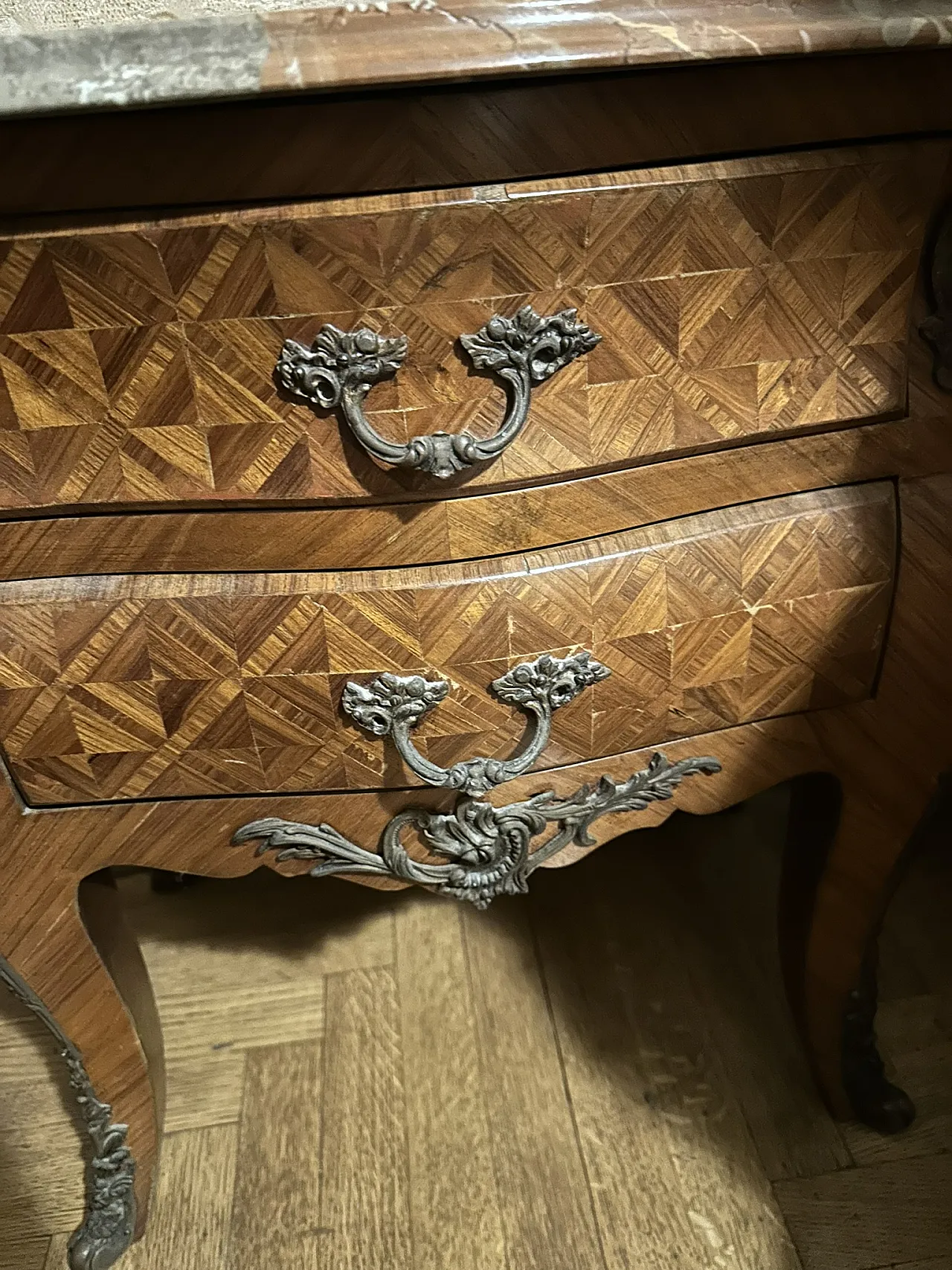 Coppia di comodini Luigi XV, anni '30 1