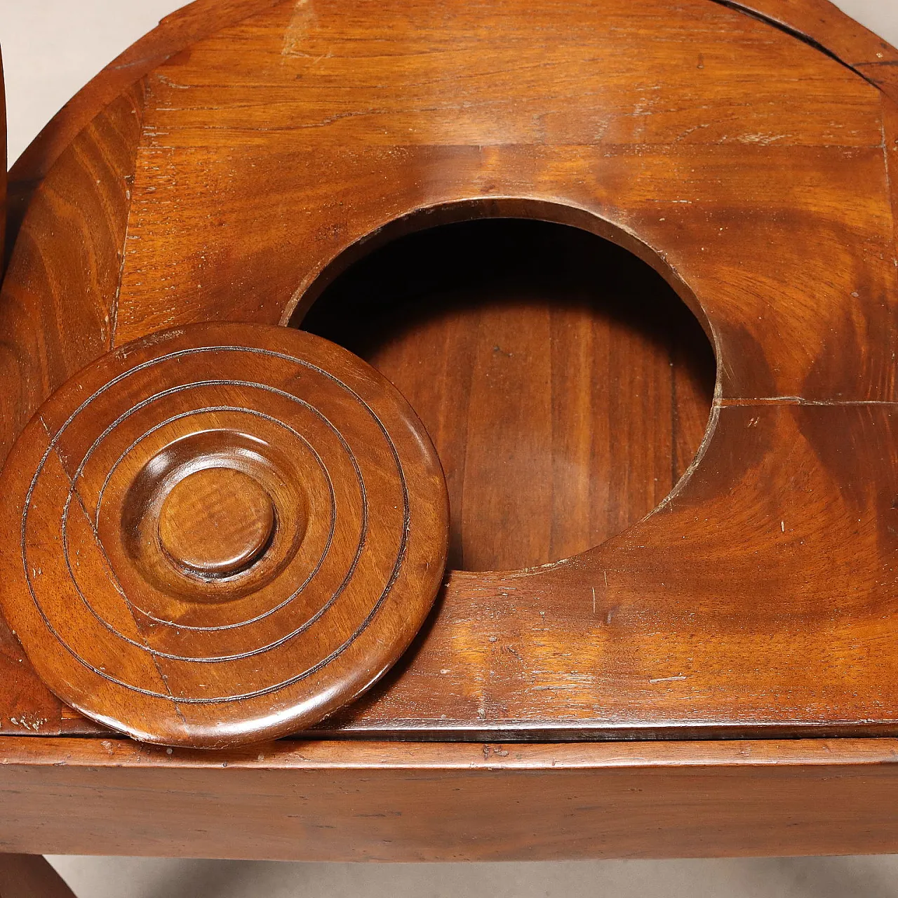 Poltrona Carlo X in noce, metà '800 9