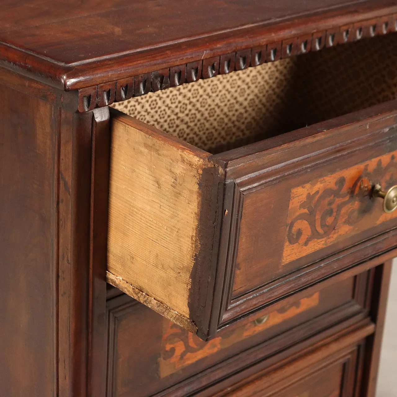 Comodino barocco in noce, fine '700 4