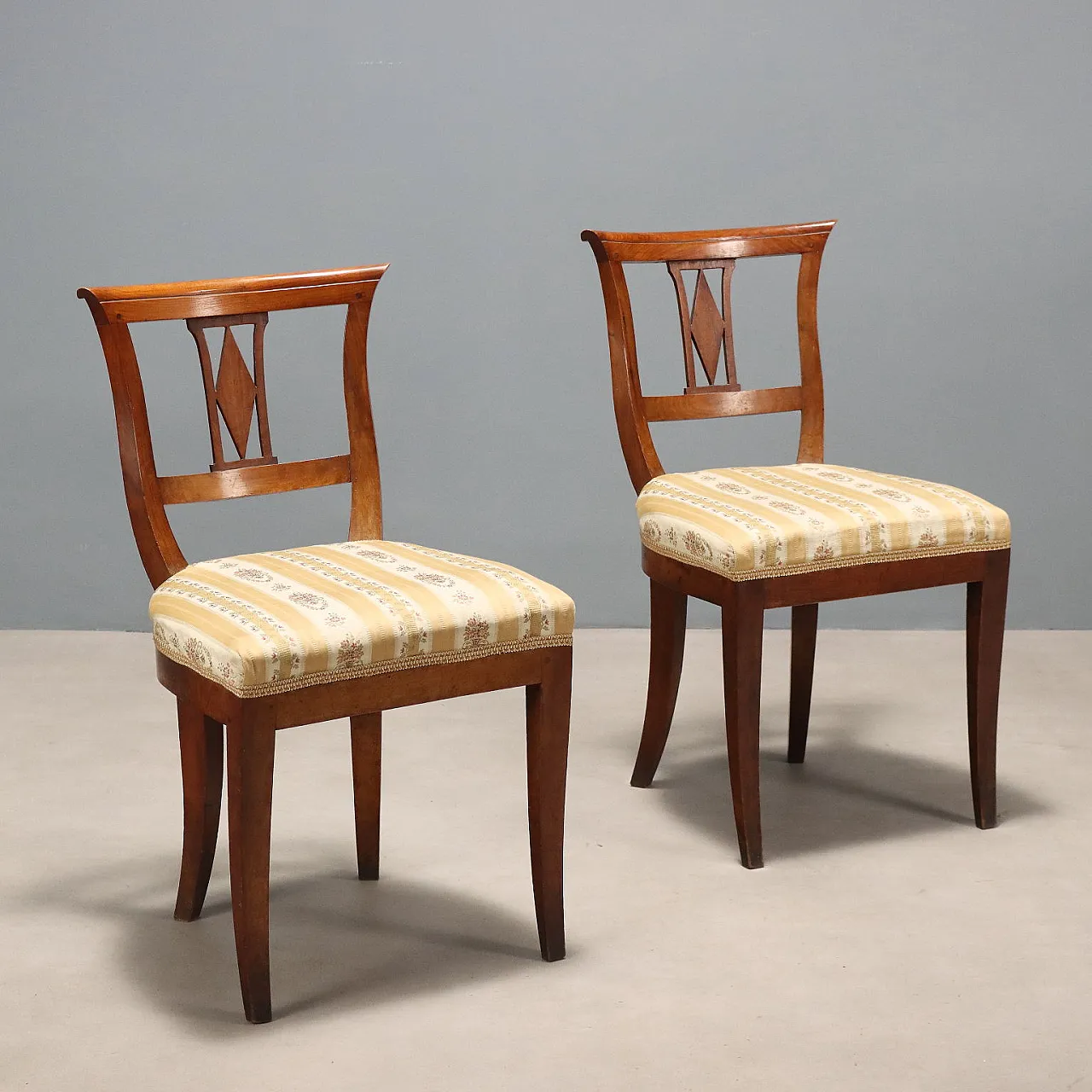 Coppia di sedie in mogano con sedile imbottito, metà '800 1