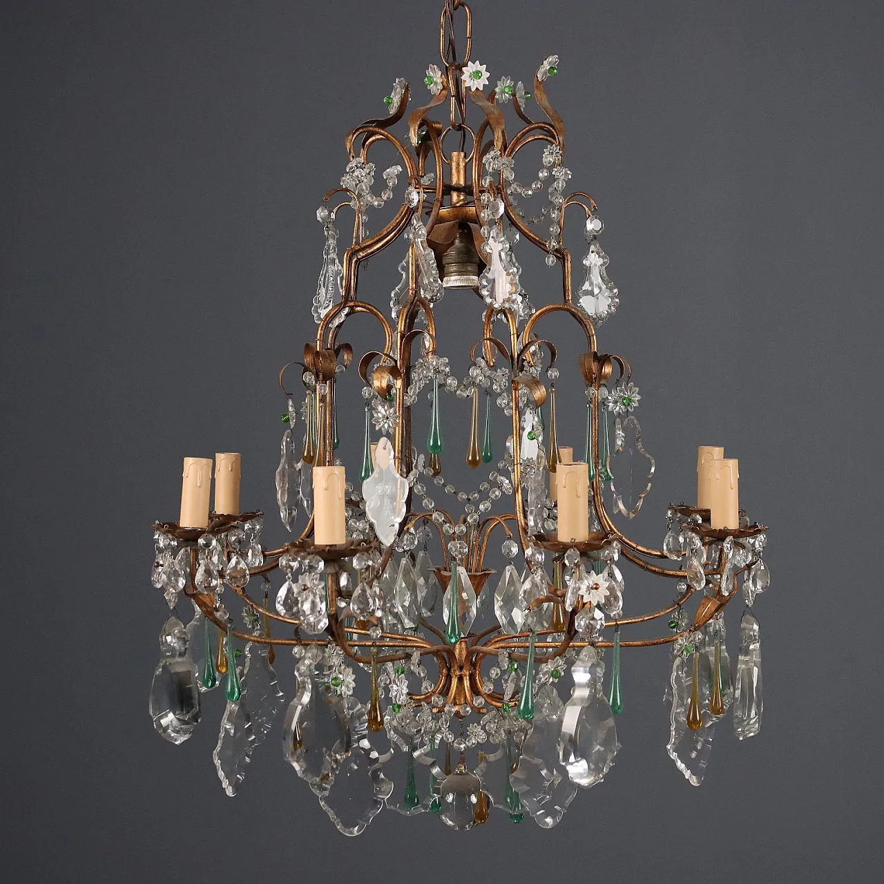 Lampadario a otto luci in verro dorato, lamiera e vetro, primo '900 3