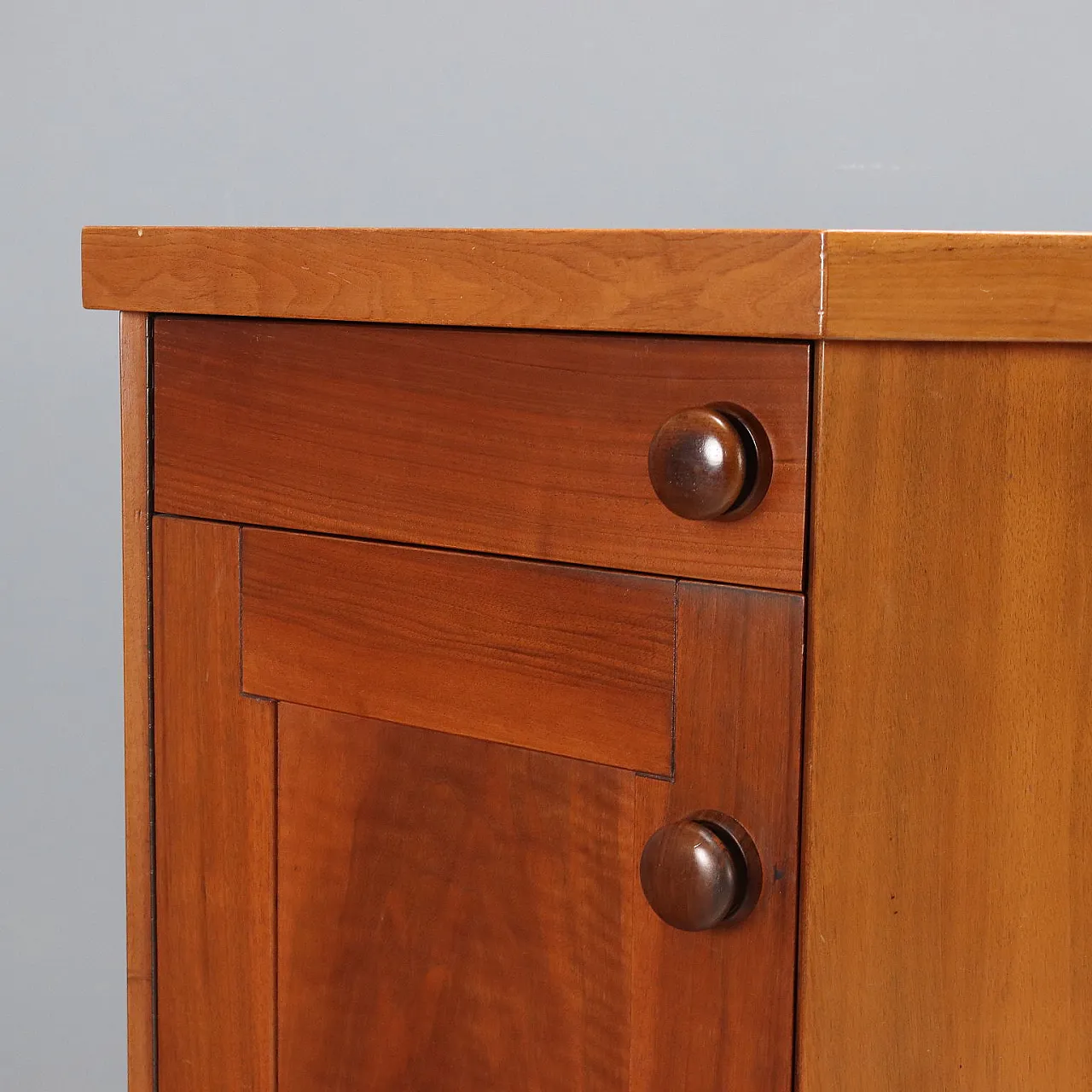 Walnut veneered sideboard with drawers, 20th century 6