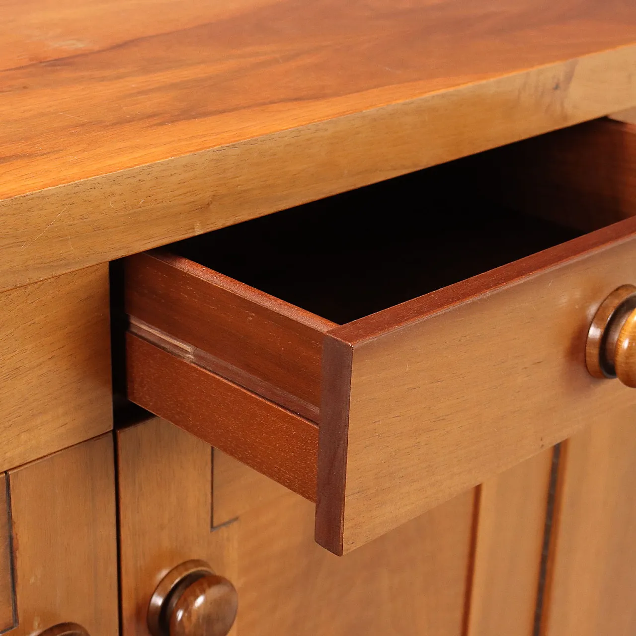 Walnut veneered sideboard with drawers, 20th century 8