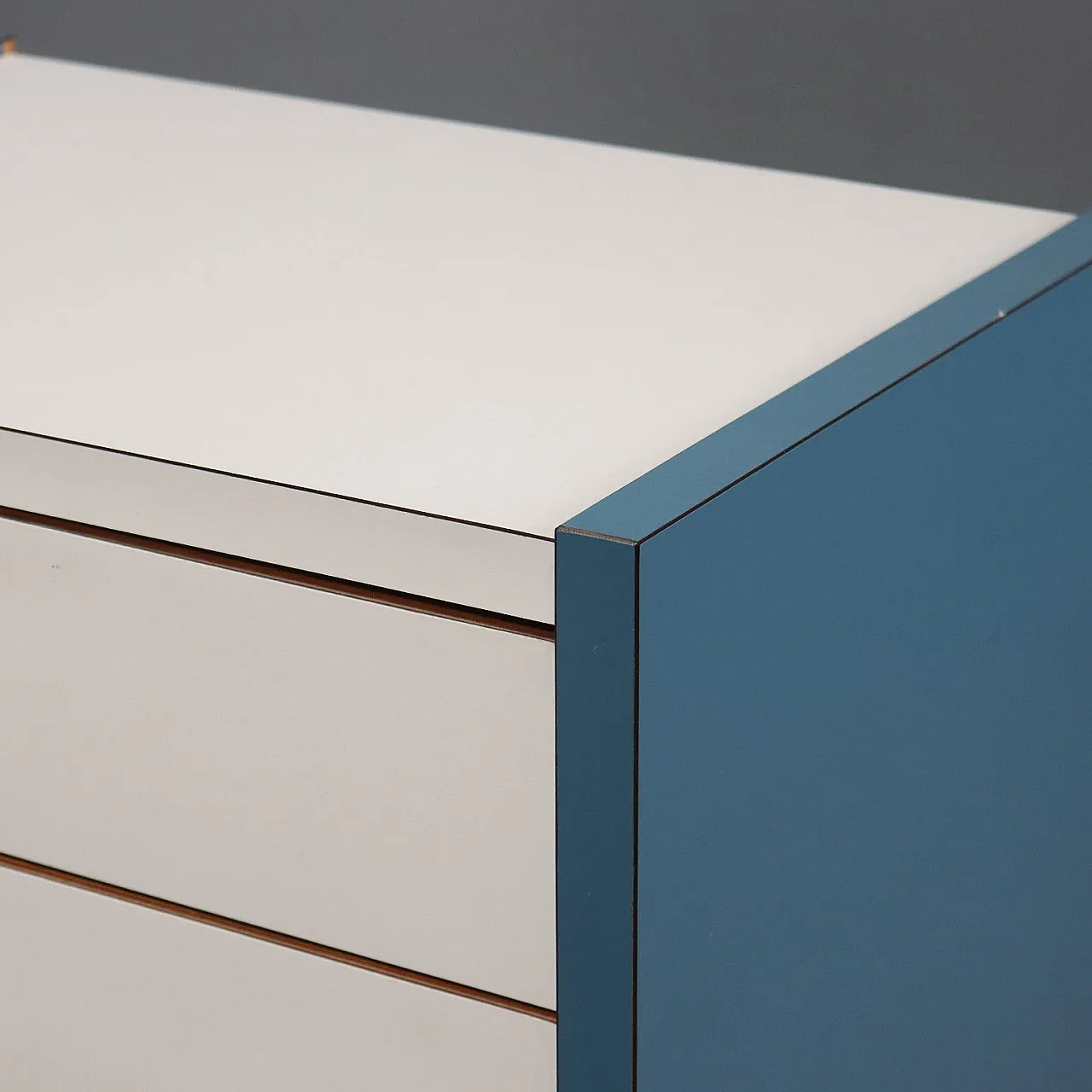 Pair of bedside tables in two-tone laminated wood, 20th century 5