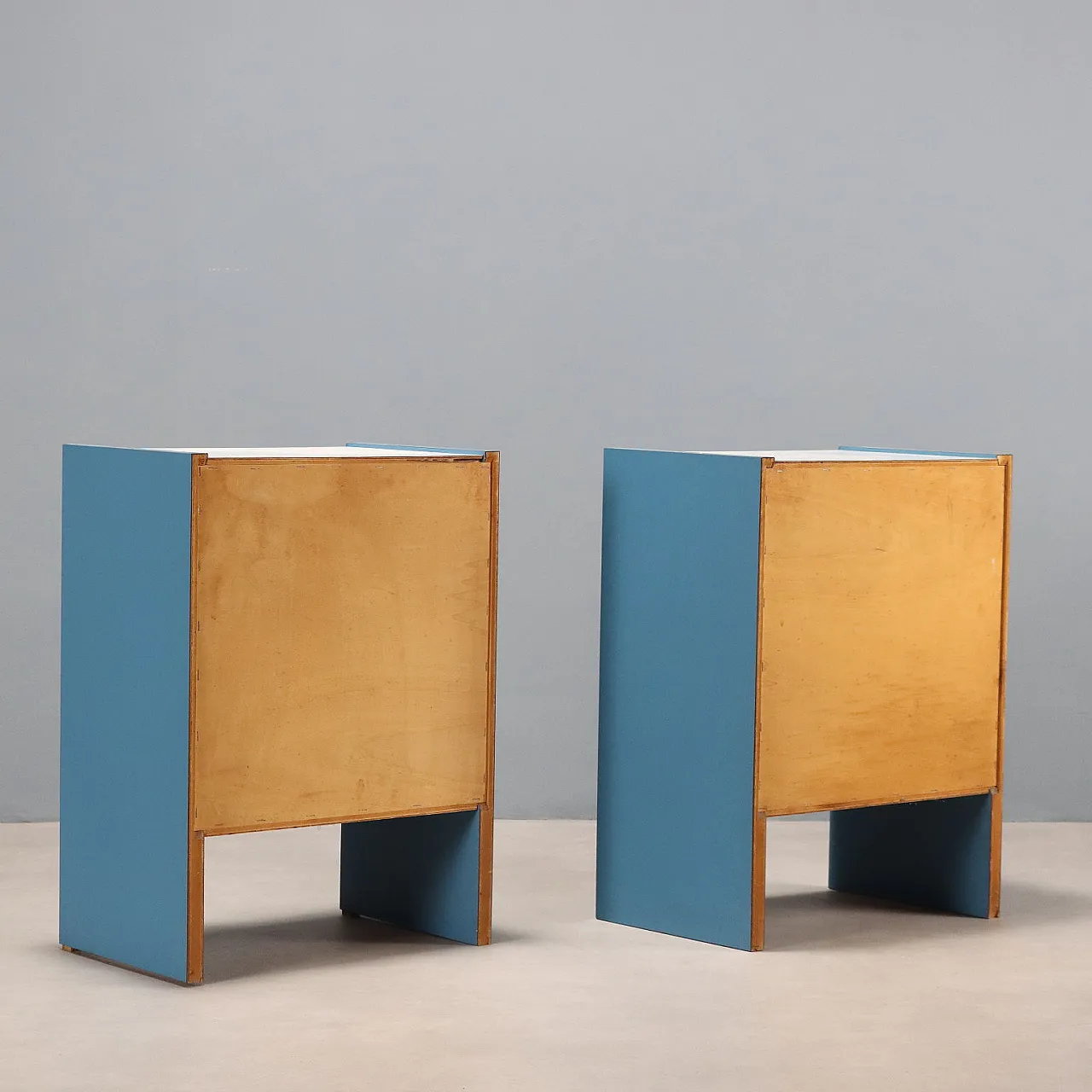 Pair of bedside tables in two-tone laminated wood, 20th century 9
