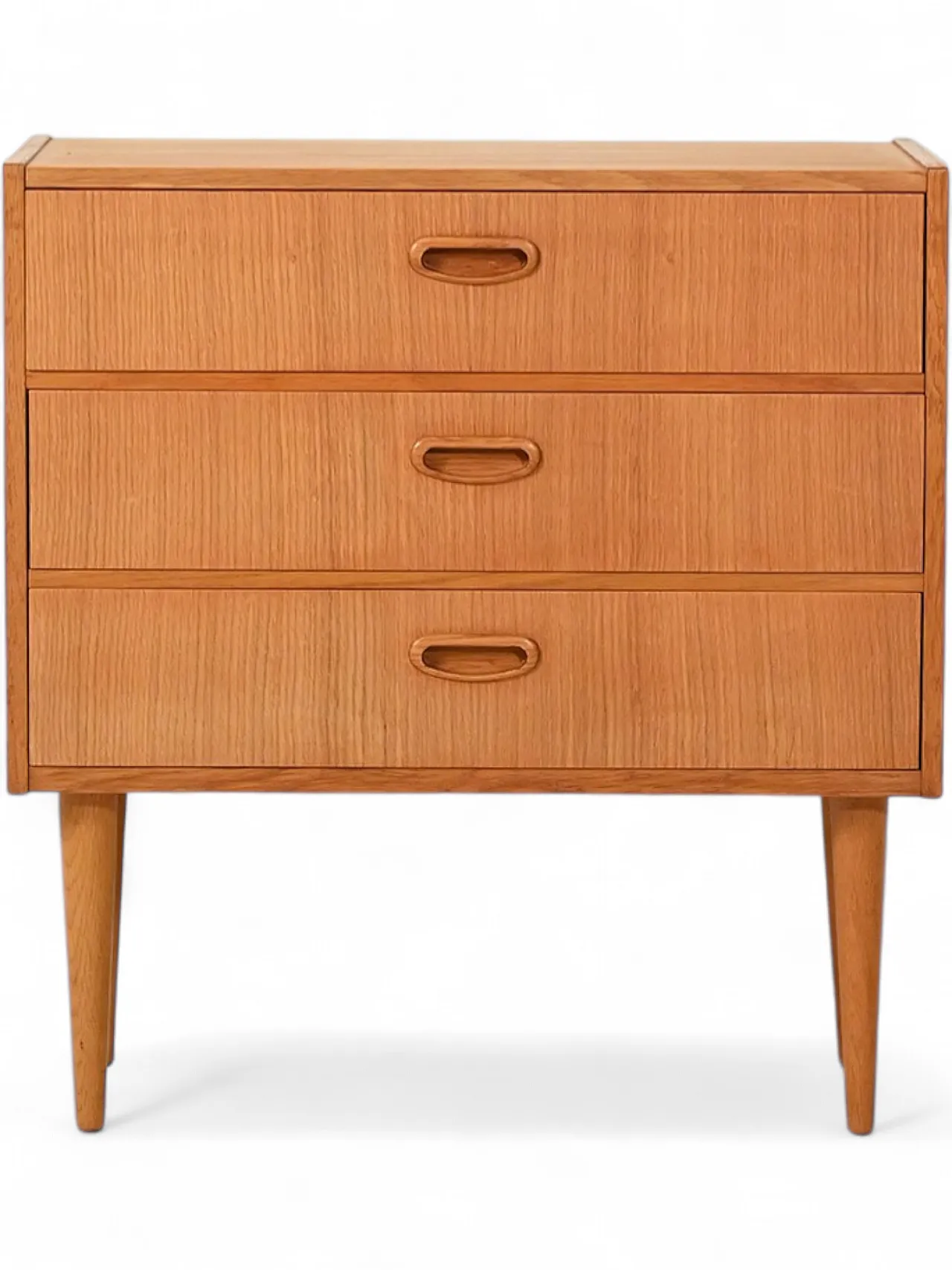 Small Scandinavian chest of drawers in oak 10