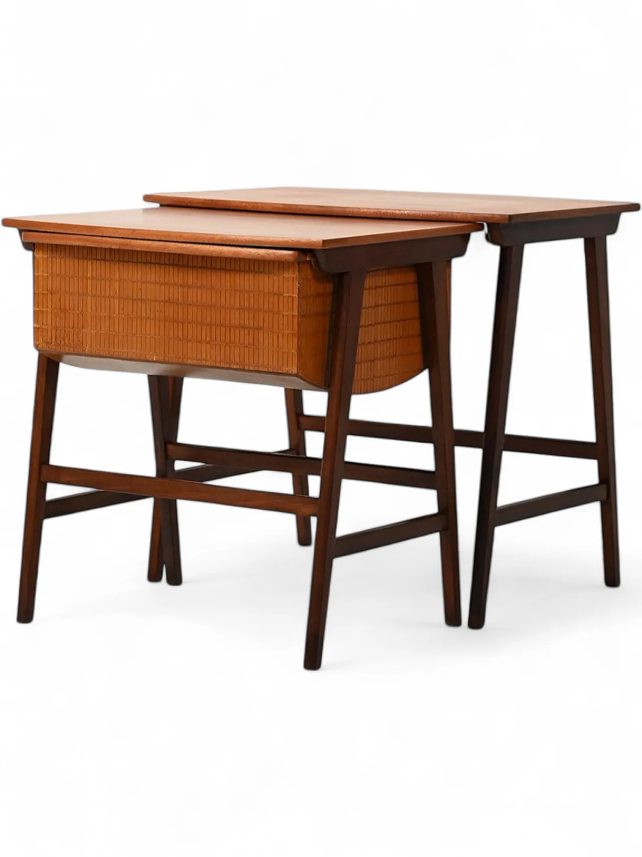 Pair of interlocking Scandinavian coffee tables with wool holder 15