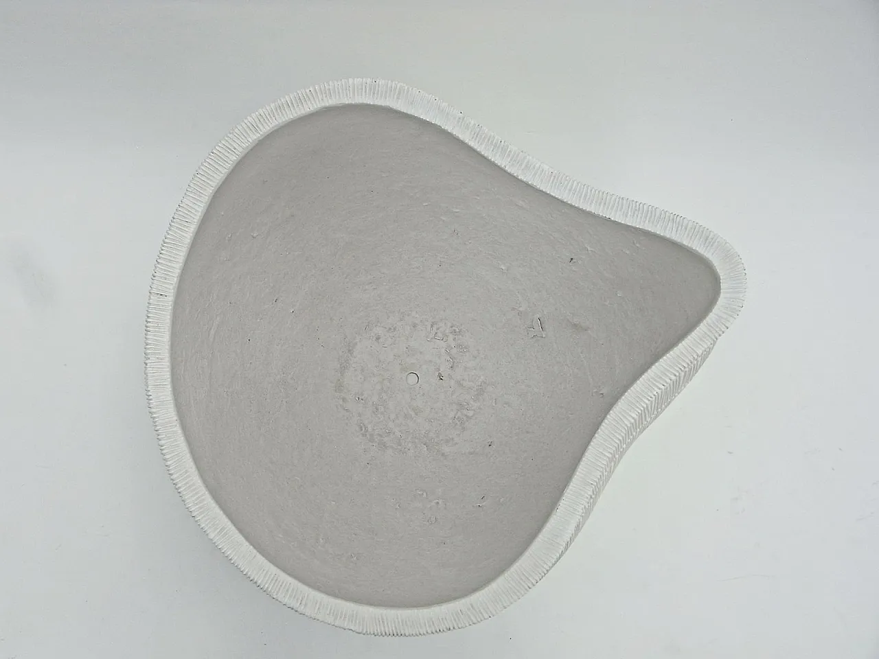 Vaso Amorphe in fibra di vetro bianca di Gunter Lambert, anni 2000 5