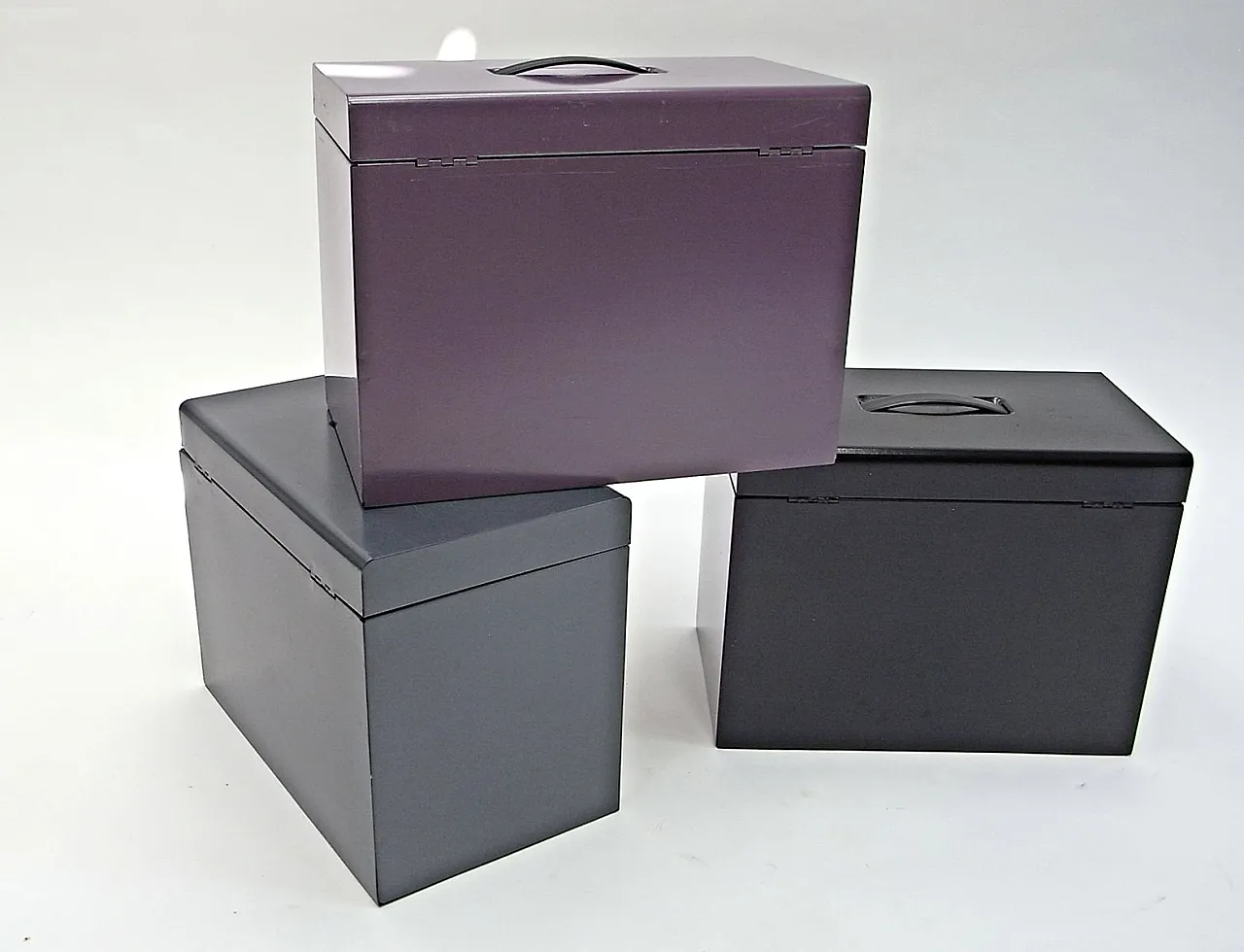 3 Document boxes in coloured metal sheet, 20th century 2