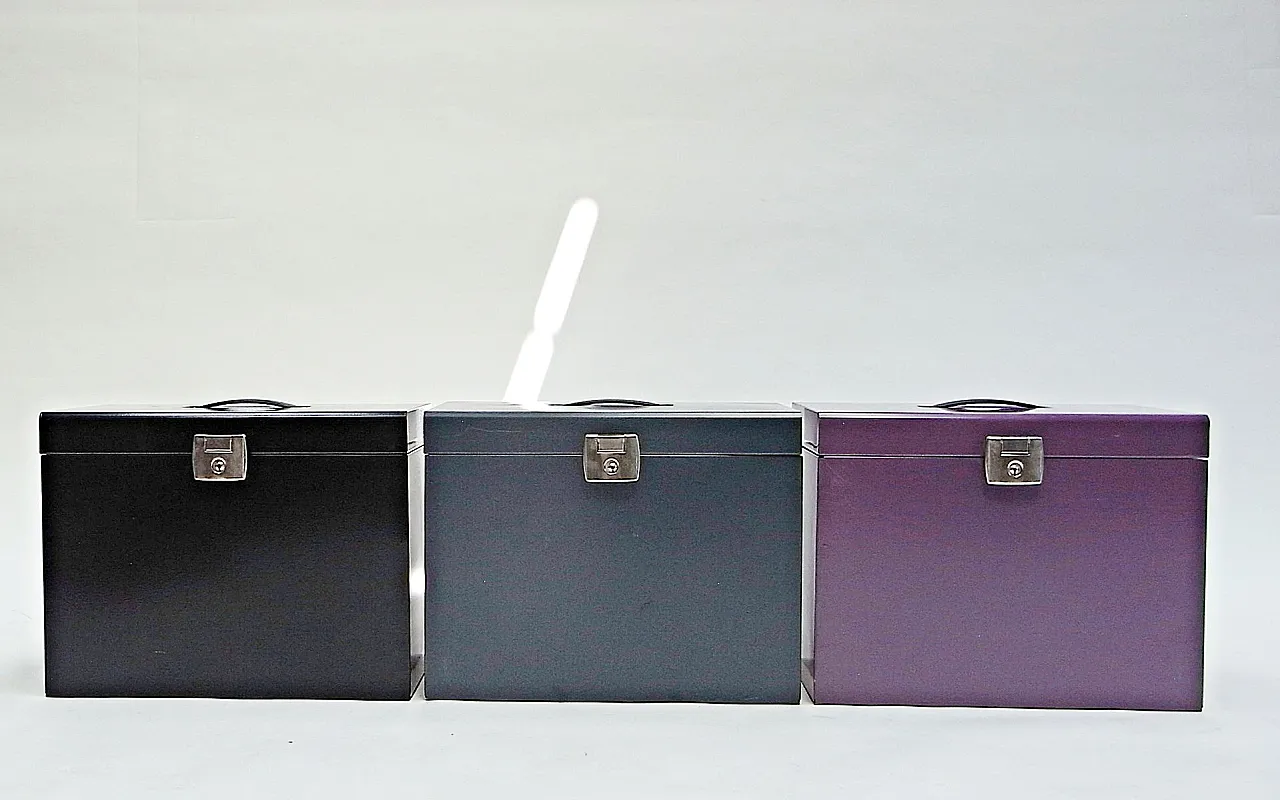 3 Document boxes in coloured metal sheet, 20th century 3