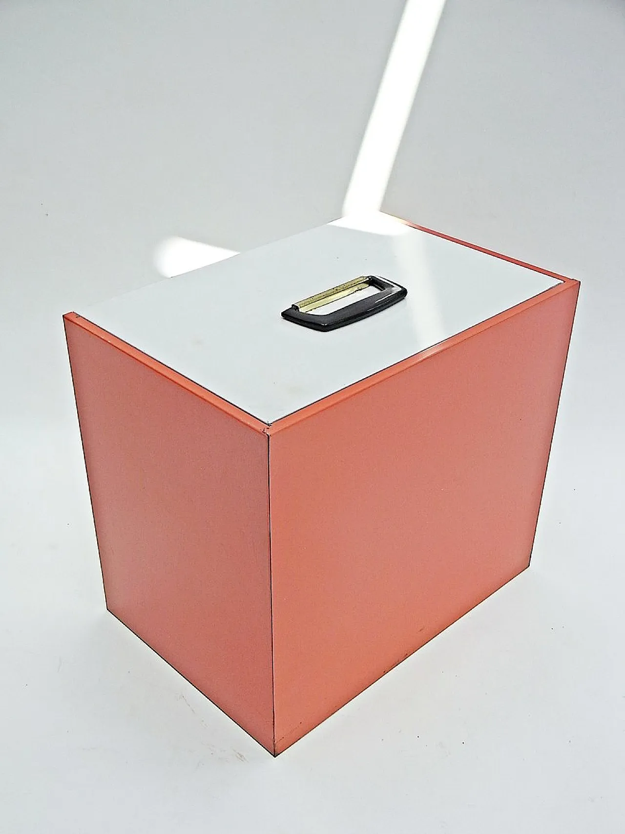 Orange document box in coloured metal sheet, 20th century 4