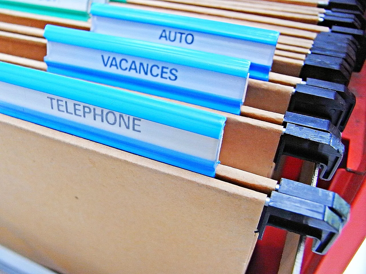 Orange document box in coloured metal sheet, 20th century 9