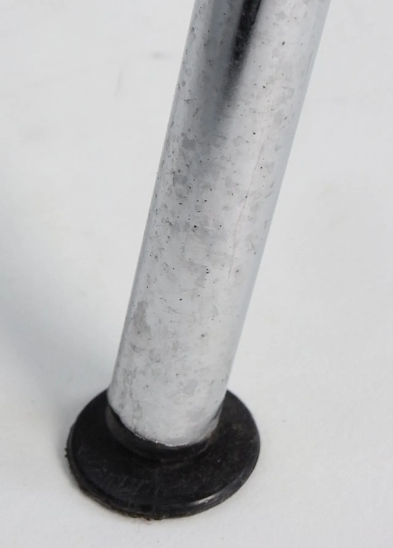 4 Wire chairs in chrome and white steel mesh, 20th century 16