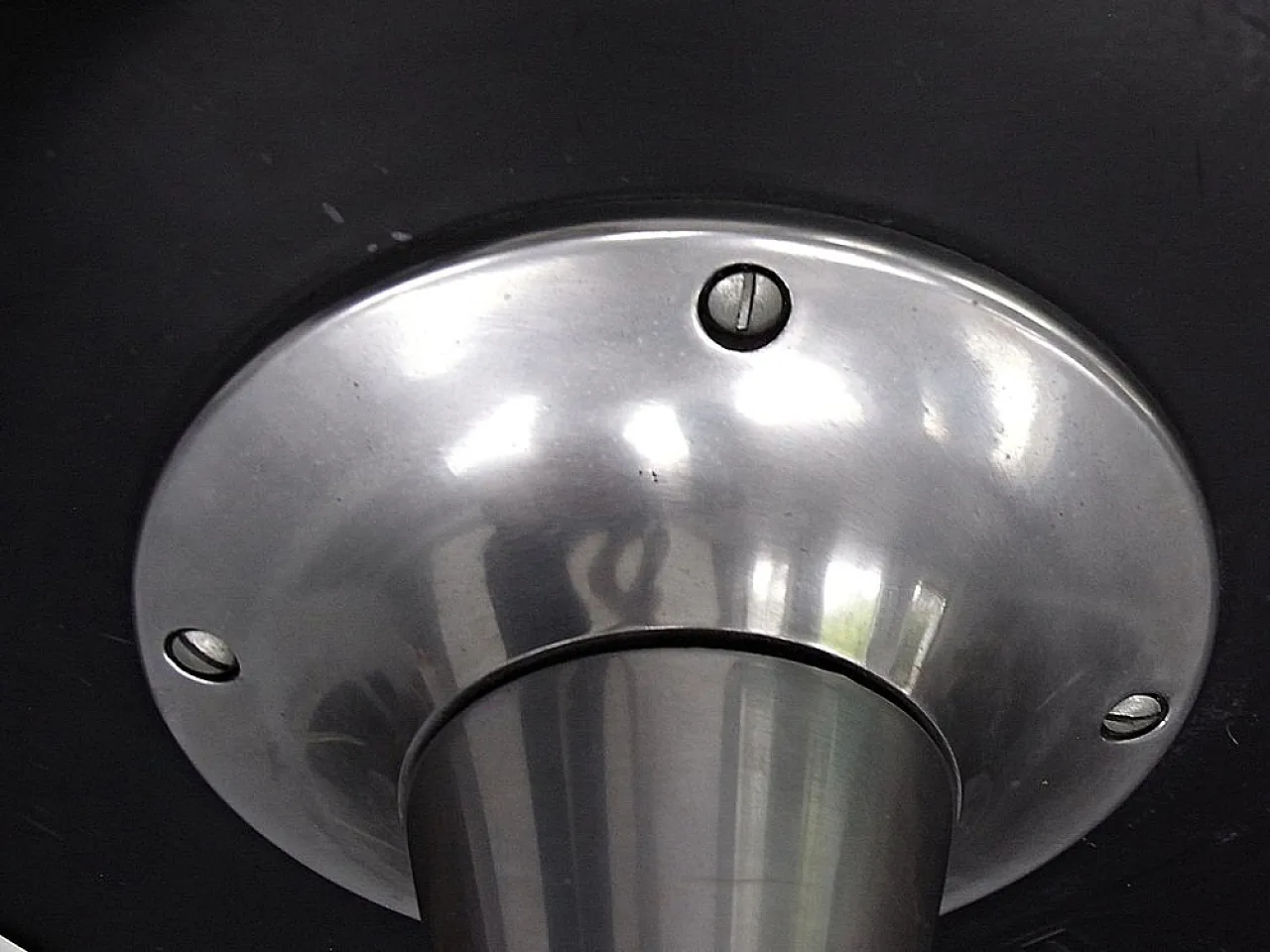 Arkana Shell chair in fibreglass with cushion by M.Burke, 20th century 13